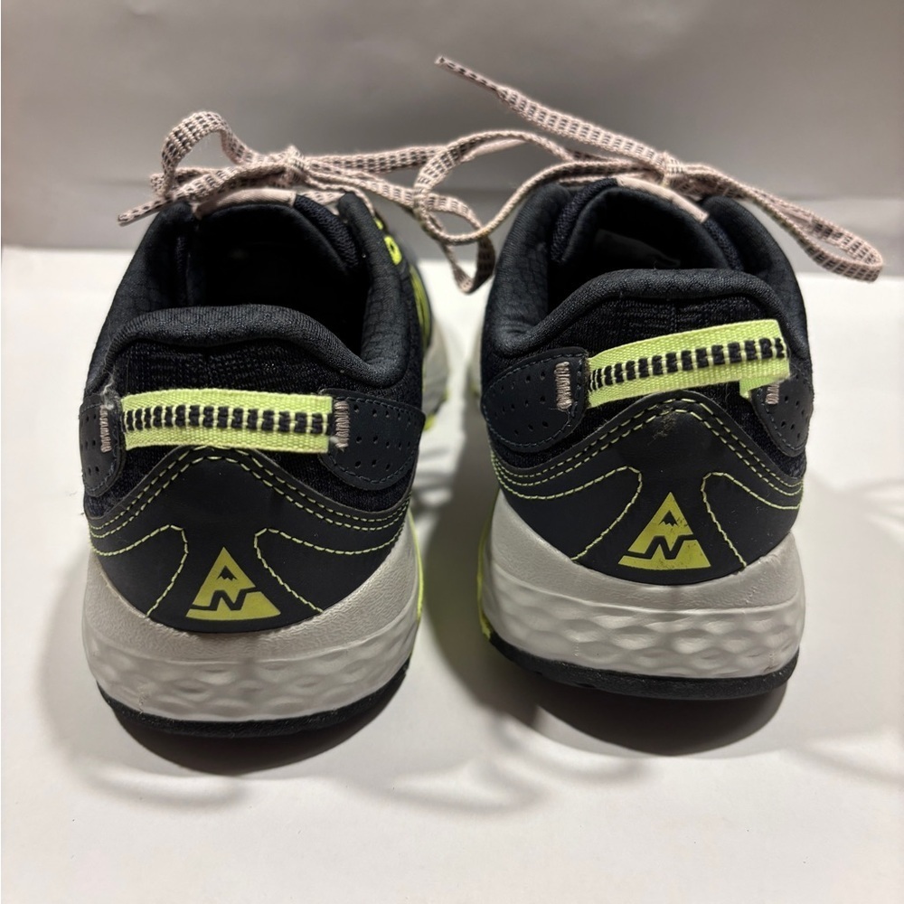 New Balance 410v7 Trail Running Shoes Womens 9.5 Navy Lime WT410LP7 - Picture 5 of 8